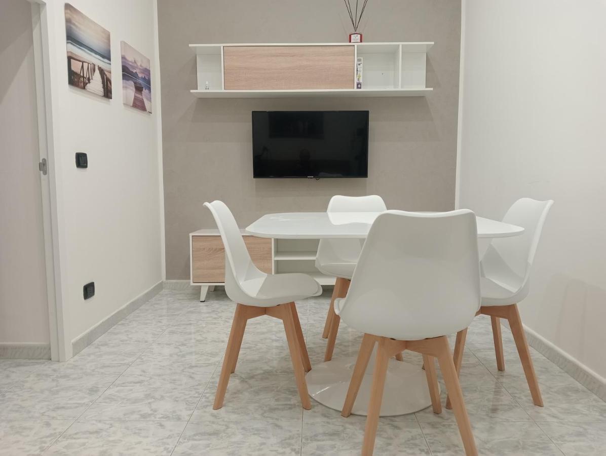 Apartament Fra Sole E Stelle Bari Zewnętrze zdjęcie