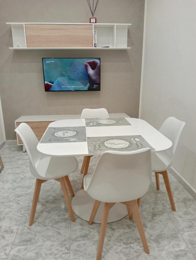 Apartament Fra Sole E Stelle Bari Zewnętrze zdjęcie