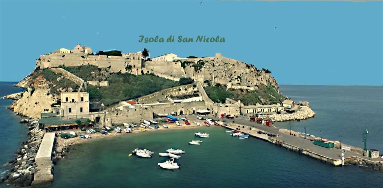 Apartament Fra Sole E Stelle Bari Zewnętrze zdjęcie